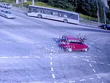 В Калининграде велосипедист отлетел от удара авто