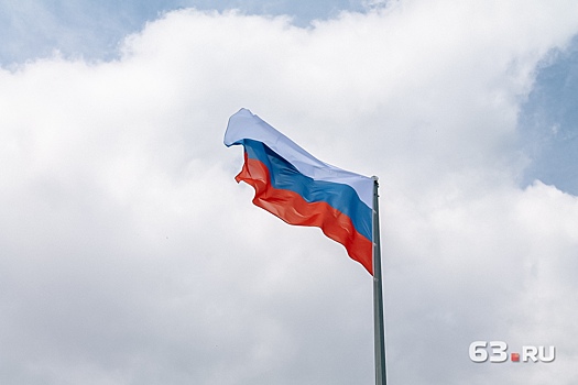 В Самаре раздадут 80 000 ленточек-триколоров в честь Дня российского флага