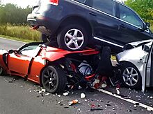 Довыпендривались: 15 аварий с участием "золотых деток" на суперкарах