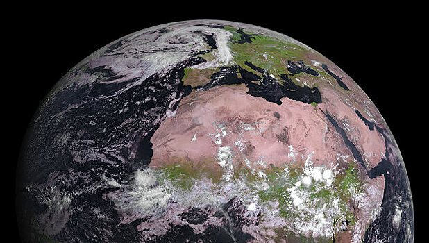 Европейский погодный спутник получил фото «зеленой» Земли