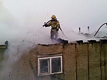 25 человек эвакуированы из горящего двухэтажного дома под Нефтеюганском