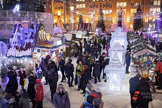 Зампред правительства Хуснуллин осмотрел экспозиции на выставке «Россия»