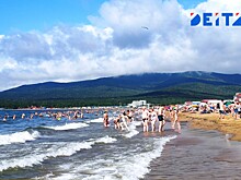 Битва за чебурек возмутила отдыхающих на популярном пляже во Владивостоке