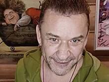 Похудевший на 80 килограммов 52-летний артист «Кривого зеркала» сделал пластику