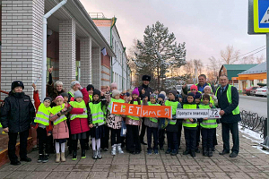 Депутаты и руководители Госавтоинспекции в Тюменской области проводят инструктажи дорожной безопасности в преддверии осенних каникул