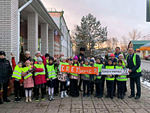 Депутаты и руководители Госавтоинспекции в Тюменской области проводят инструктажи дорожной безопасности в преддверии осенних каникул