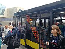 ЧП во Внуково: в автобусе с пассажирами неожиданно вылетели стекла