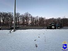 В Самаре водитель легковушки врезался в трактор