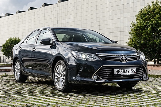 Эксперт "За рулем" рассказал о слабых местах Toyota Camry V50