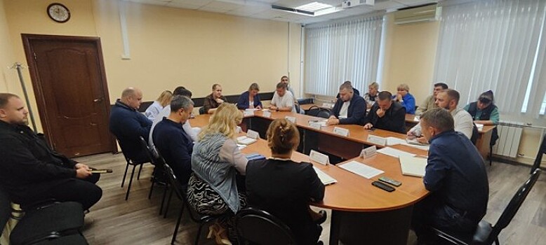 В управе Теплого Стана обсудили подготовку коммунальной техники к работе зимой