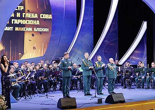 Сводный оркестр Оренбургского гарнизона выступил в честь  Дня Героев Отечества