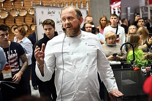 Ивлев призвал россиян не смеяться над Высоцкой из-за ее кулинарного шоу