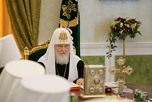 Патриарх Кирилл отстранил епископа, ударившего священника