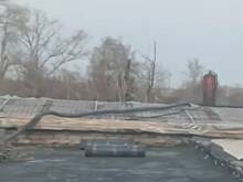 Ветер сорвал крышу российской школы