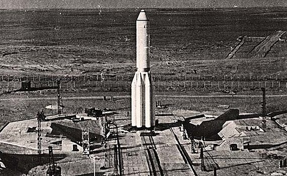 День в истории: подъем "Булгарии", спутник "Протон-1" и первый ядерный взрыв