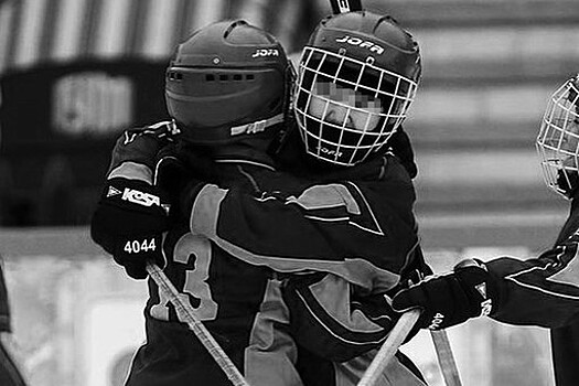 На Алтае 14-летняя хоккеистка села за руль автомобиля и погибла в аварии