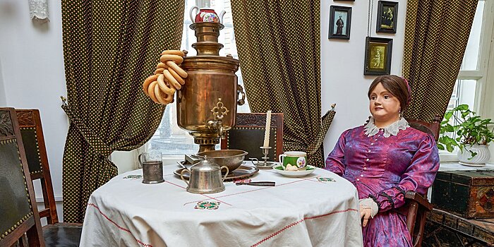 Из красивой чашки вприкуску с арбузом. Как пили чай в Москве XIX века