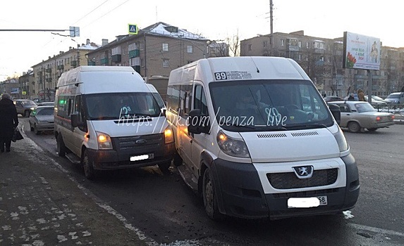 Пензенцы обсуждают ДТП с участием двух маршруток
