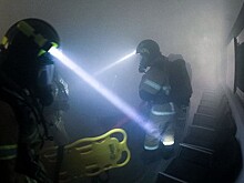 На севере Москвы загорелась многоэтажка