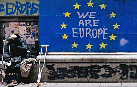 Политолог Орлов: Получать визы станет сложнее, но от российских туристов Европа не откажется