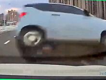 Китаянка угодила в аварию, «подрезав» легковушку на своём автомобиле