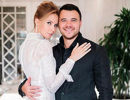 Бывший возлюбленный-миллиардер жены Эмина откупился от нее бриллиантами