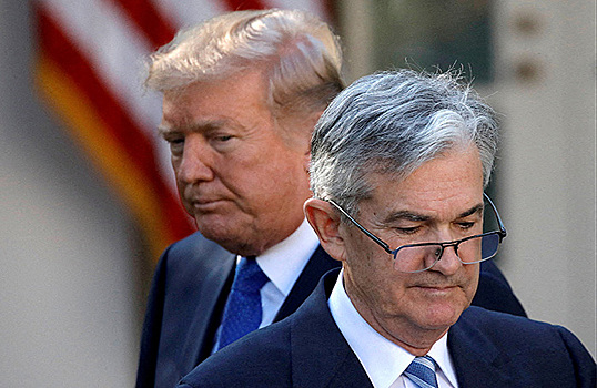 Трамп и глава ФРС Пауэлл публично поспорили на пороге здания Федрезерва