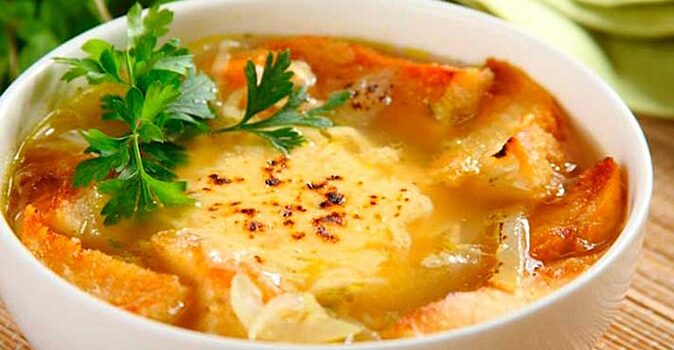 Еда против вирусов гриппа и простуды: готовим луковый суп