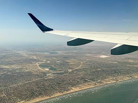 Пассажирский самолет из Сочи совершил внеплановую посадку