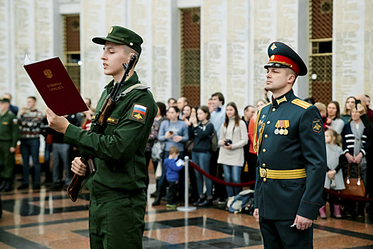 Военнослужащие Преображенского полка приняли Военную присягу в Музее Победы на Поклонной горе