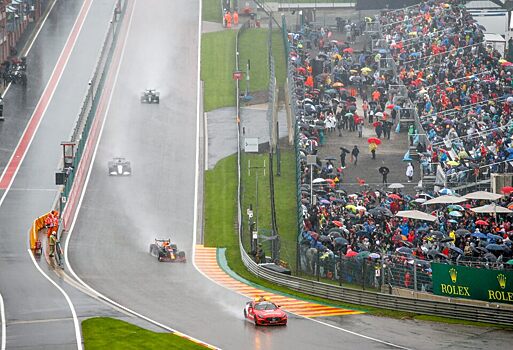 Формула 1 обсуждает возврат денег за билеты болельщикам в Спа