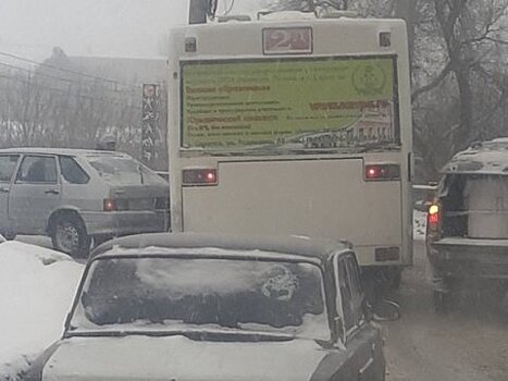 ДТП спровоцировало пробку на Орджоникидзе