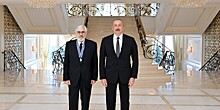 Ильхам Алиев вручил орден «Истиглал» режиссеру Огтаю Миргасимову