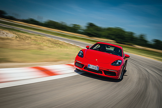Спринт: Porsche 718 Cayman S