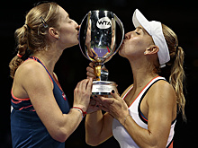 Макарова и Веснина вышли в 1/2 финала WTA