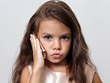 «Моя мамочка упала и не может говорить!»: 4-летняя девочка спасла матери жизнь, позвонив в службу 911