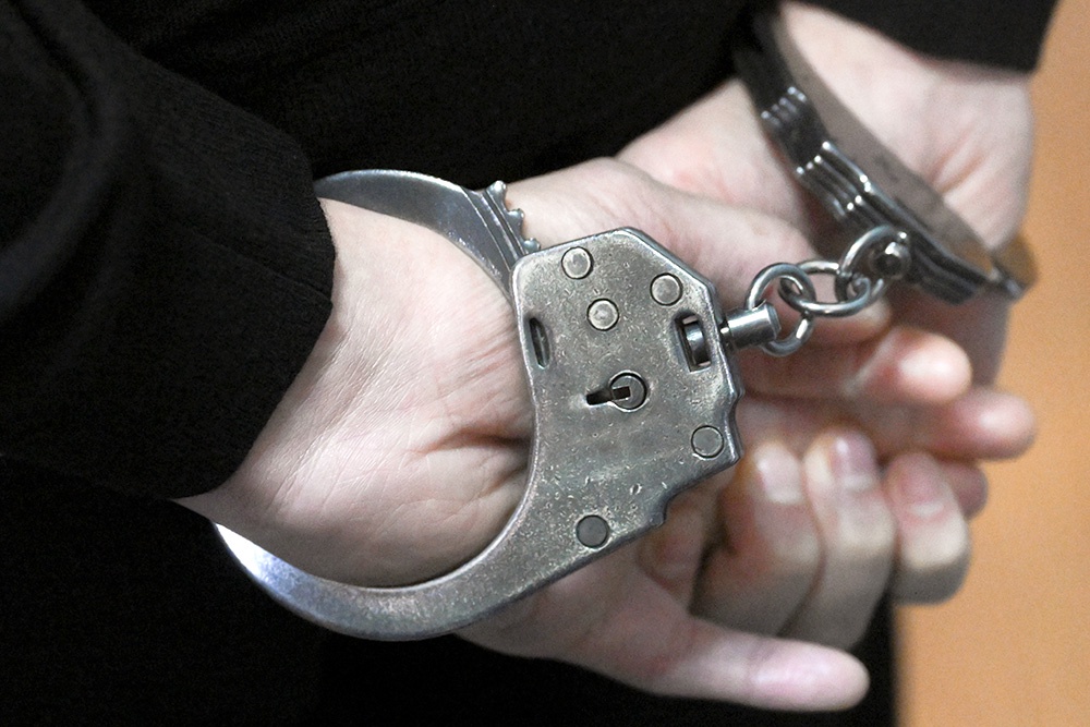 Задержаны двое подозреваемых в пособничестве телефонным мошенникам