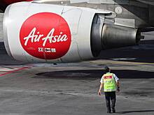 Самолет со 142 пассажирами на борту совершил экстренную посадку из-за ЧП в салоне