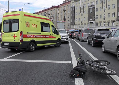 В Балашихе автомобиль сбил подростка на велосипеде