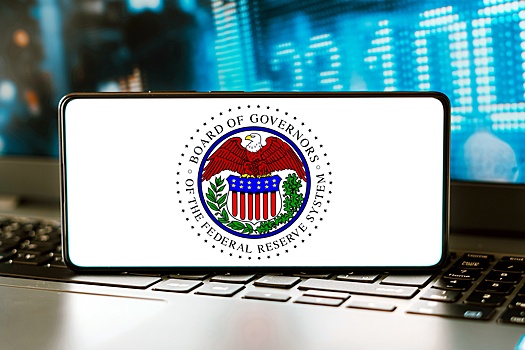 Политолог Бовт: Идет шантаж ФРС со стороны рынков, чтобы она понизила ставку