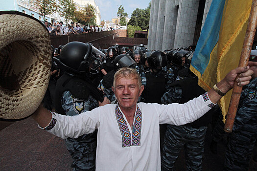 Влад Ващук: Куда девать тысячи «неправильных» русскоязычных украинцев?