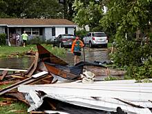 Мощный ураган продолжает свирепствовать в США. Больше 100 домов разрушены, миллионы человек остались без света