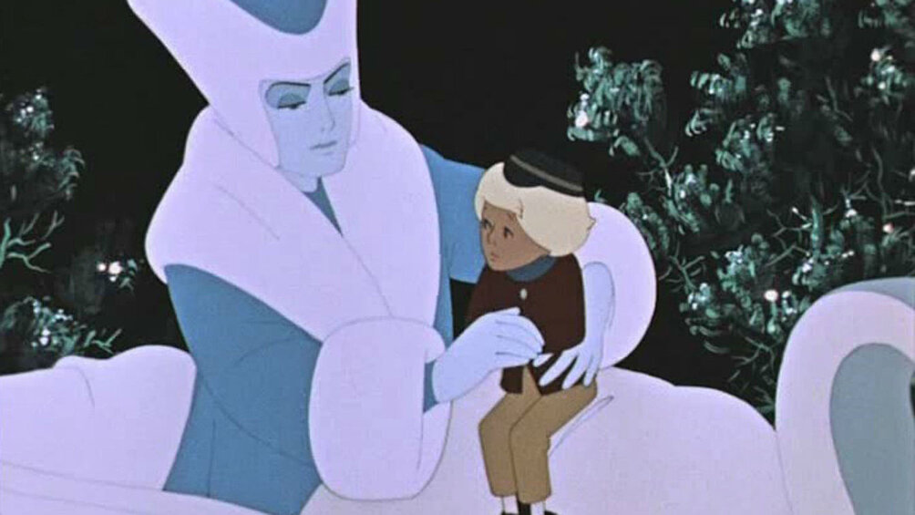 «Снежная королева» (1957). Зимняя колдунья превращает сердце Кая в лед и крадет его в свои края. Герда отправляется на спасение друга. 