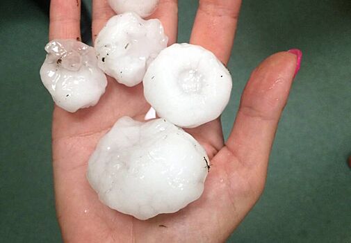 На Москву обрушился град с куриное яйцо