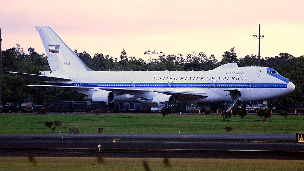 Данные о полете самолета Boeing E-4B, предположительно поднявшегося в воздух с базы Райт-Пэттерсон в штате Огайо, были распространены в Twitter