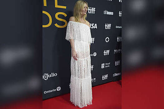 Актриса Кирстен Данст появилась на публике в полупрозрачном платье