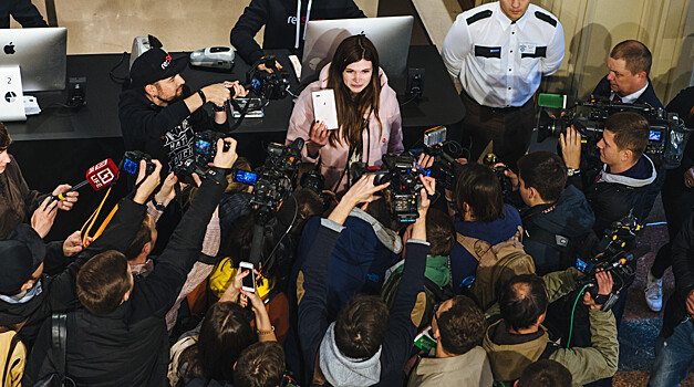 Apple обвинили в искусственном создании очередей