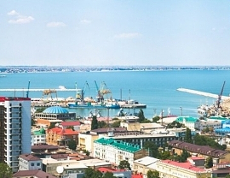 Морской порт Махачкалы планирует по итогам года увеличить объемы перевалки грузов на 15%