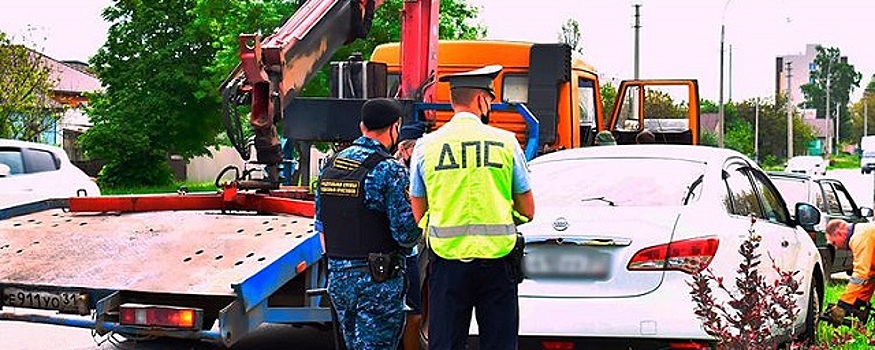 УК в Ровеньках заплатила налоги только после ареста мусоровоза