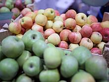 Врач призвал включить в рацион три фрукта ради здоровья сердца